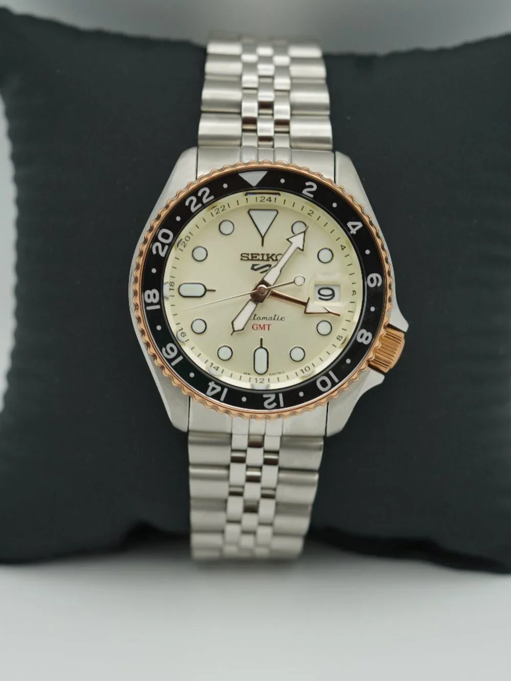 SEIKO MEN'S LIMITED EDITION WATCH- EXCELLENT CONDITION.